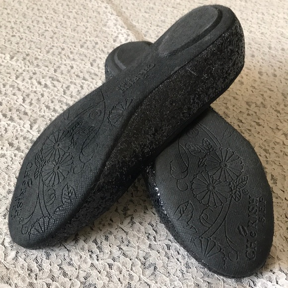 ❗️SOLD❗️Black Glitter Flats - Picture 4 of 4